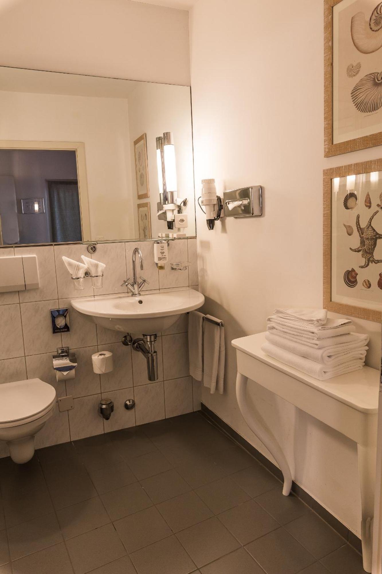 Hotel Kronenhof Schaffhausen Rum bild